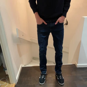 Diesel jeans  - Tja säljer nu mina gamla diesel jeans. Jeansen är i väldigt bra skick utan några defekter. Har du några frågor eller funderingar hör av dig 