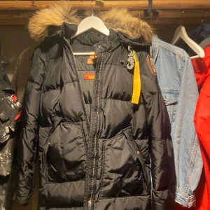 Parajumper jacka - Gammal dam Parajumper jacka Bra skick 