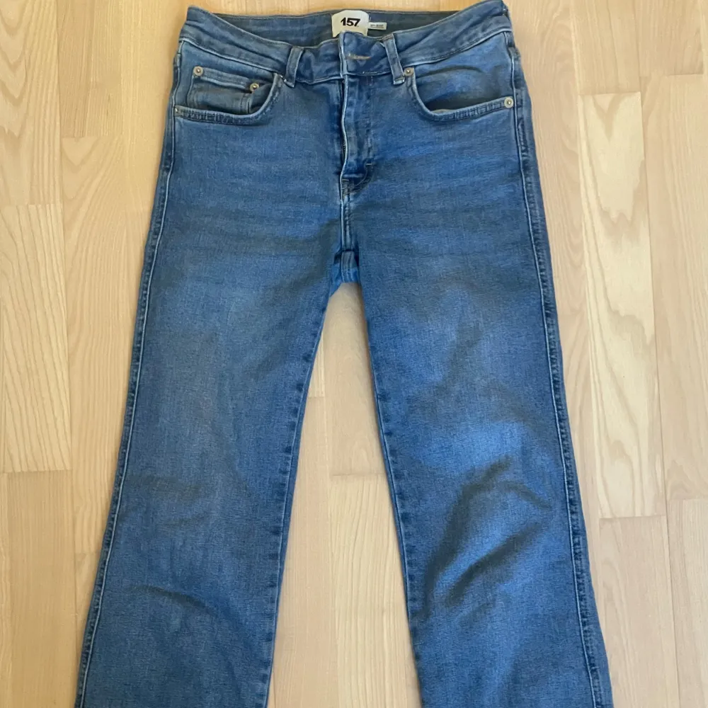 full length S, Innerbens sömn 83cm  Lågmidijade jätte fina säljer endast för kommer ej till användning💞 Lite sönder vid sömen där nere men använda få gånger.. Jeans & Byxor.