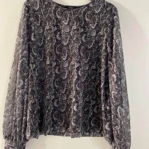 Blus - Blus i gott skick