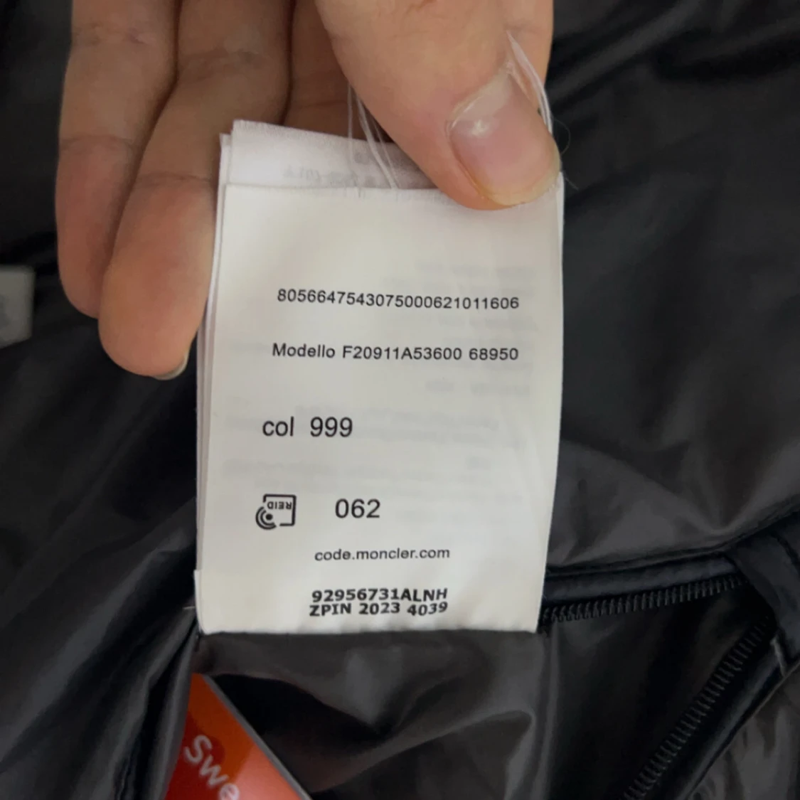 Svart dunjacka från Moncler - 3