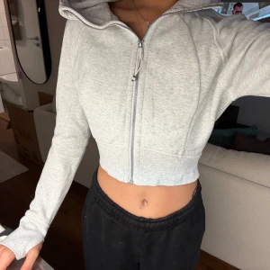 Lululemon hoodie - Hoodie från Lululemon, storlek 4/xs. 