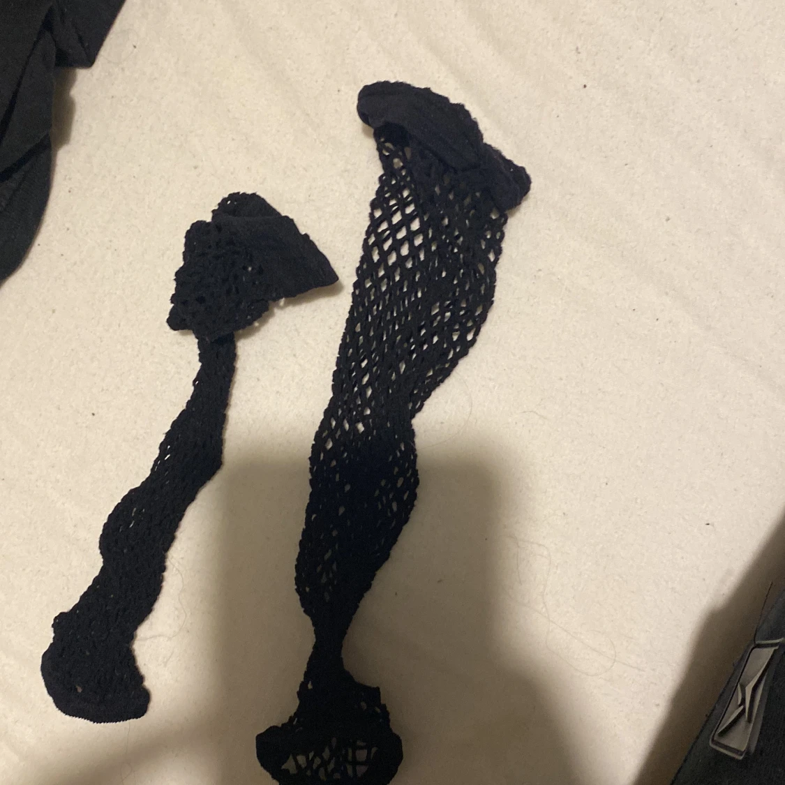 Svarta nätmönstrade handskar (Fishnet Gloves) - 90