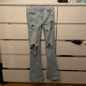 Bootcut jeans - Jeans jag sytt om lite så att de är mer lågmidjade!