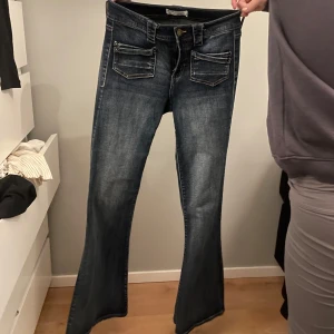 Bootcut jeans - Snygga jeans som är rätt så stretchiga!