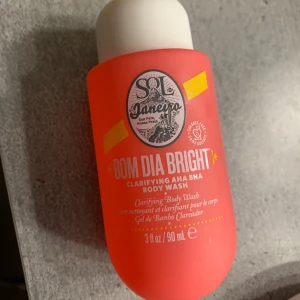 Sol de janeiro - Helt ny endast öppnad för att lukta. Säljer för 129kr + frakt. 90ml