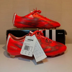 Adidas F50 Adizero  - Adidas F50 Adizero FG “Solred”🐞, Skick- Helt nya 10/10 (väskan och boxen ingår🎒📦)