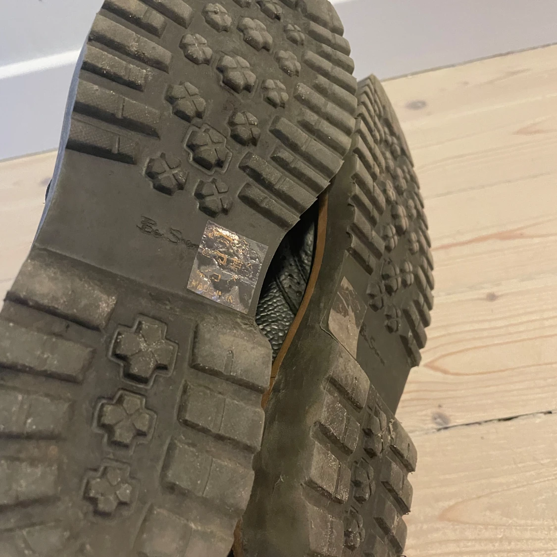 Svarta brogues från Ben Sherman - 92