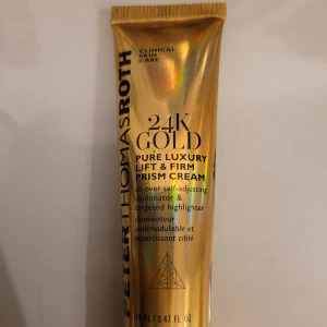 Peter Thomas Roth - Lyxig kräm med 24K guld som fungerar som en självjusterande illuminator och highlighter. Den är helt ny, endast öppnad då den va en present som inte kom till användning💕
