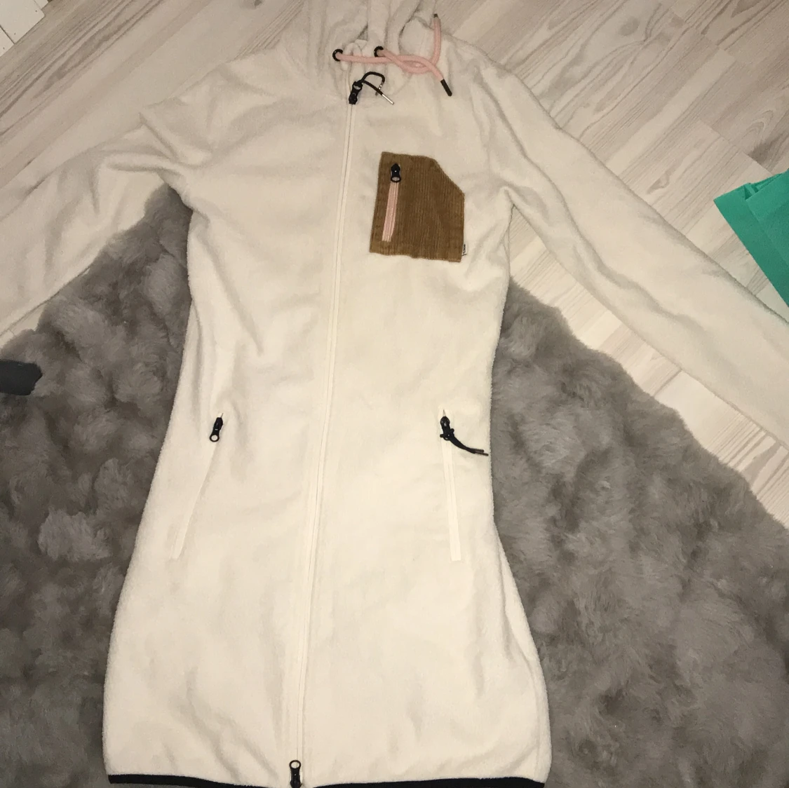 Vit fleecetröja från CRW