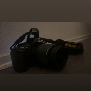 Nikon kamera  - Använd jätte få gånger, bra kvalite. 