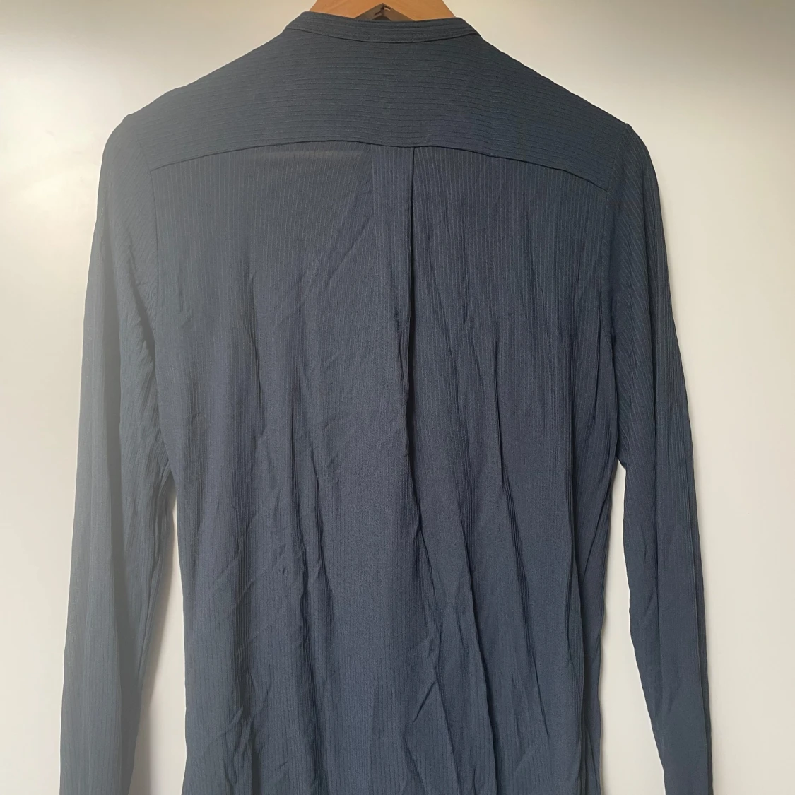 Mörkblå elegant  långärmad topp från Filippa K - 91