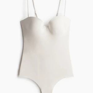 Vit body HM - Helt ny (lapp kvar)  vit body från HM.  storlek: 80C