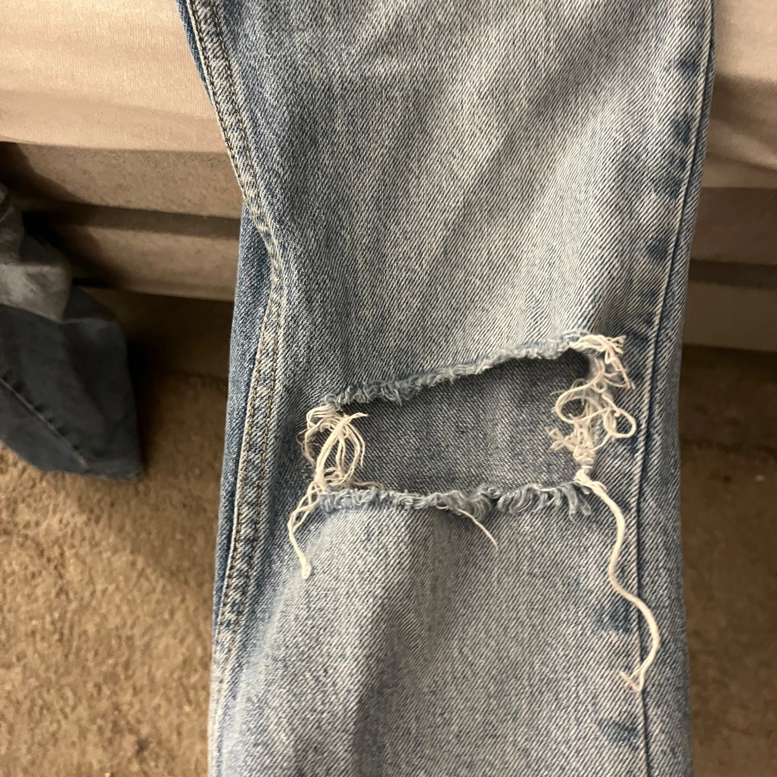 Blå jeans från Gina tricot - 93