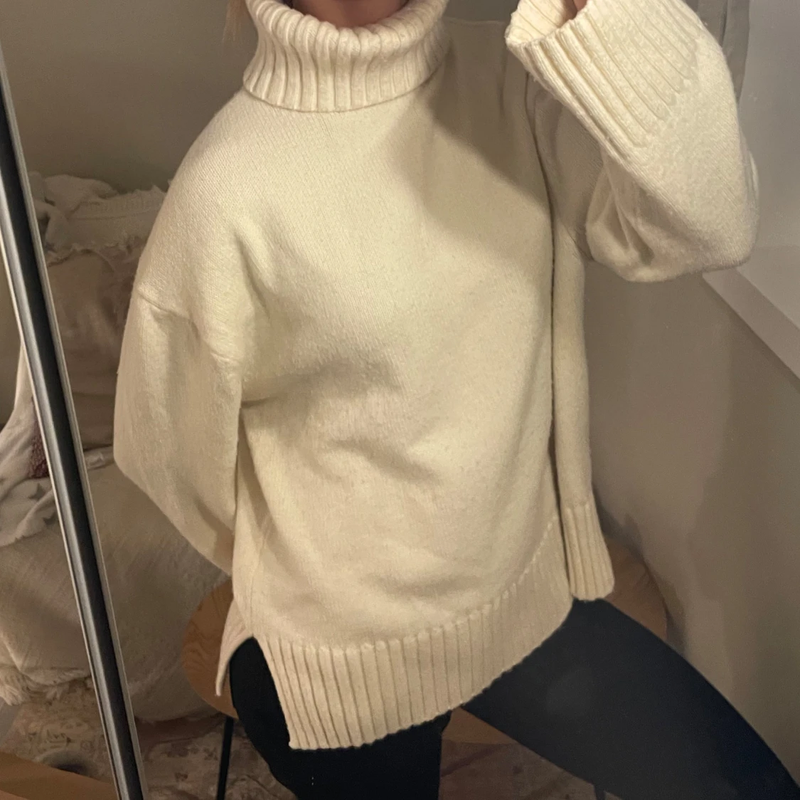 Krämvit polotröja från H&M - 90