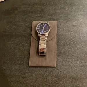 Casio klocka - Säljer nu denna snygga casio clocka. Nypris 649kr . Kan gå ner i pris vid snabb affär. Hör av dig vid minsta fundering!