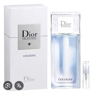 Dior Homme Cologne - Säljer en fräsch och elegant Dior Homme Cologne. Flaskan är stilren med en ljusblå ton och har en modern design. Perfekt för den som vill ha en lätt och uppfriskande doft. Passar både till vardags och speciella tillfällen. Kommer i originalförpackning.