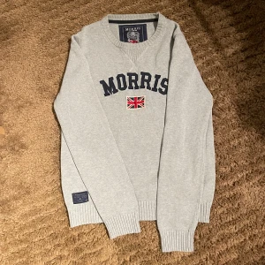 Morris tröja  - Snygg tröja ifrån Morris. Finns hål i ena armhålan men ingen som syns när den sitter på! 