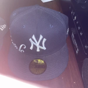 Svart New York - Helt sprillans ny keps