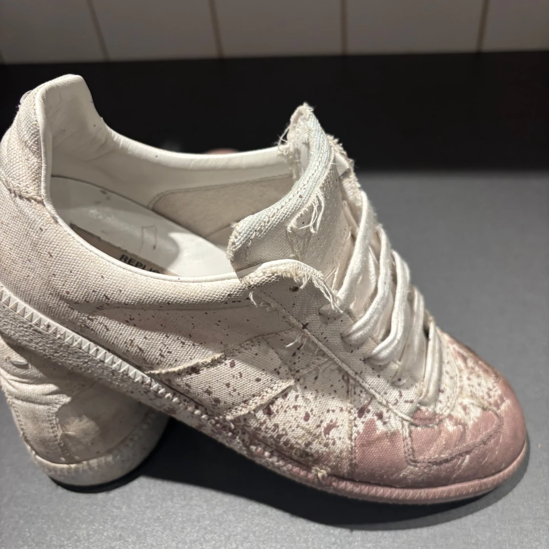 Maison Margiela sneakers i vitt och rosa - 92