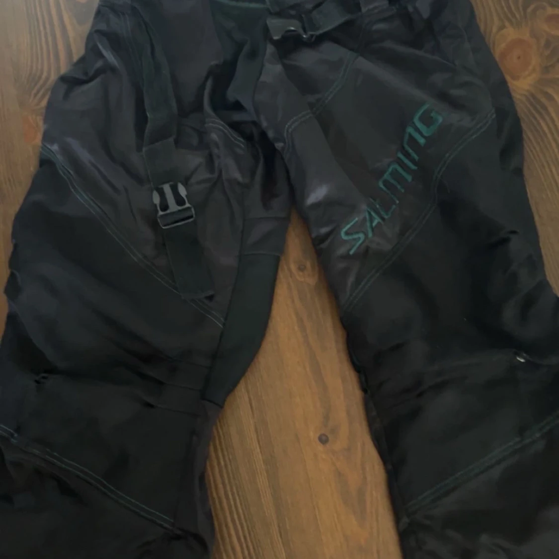 Svarta byxor från Salming innebandy  - 90