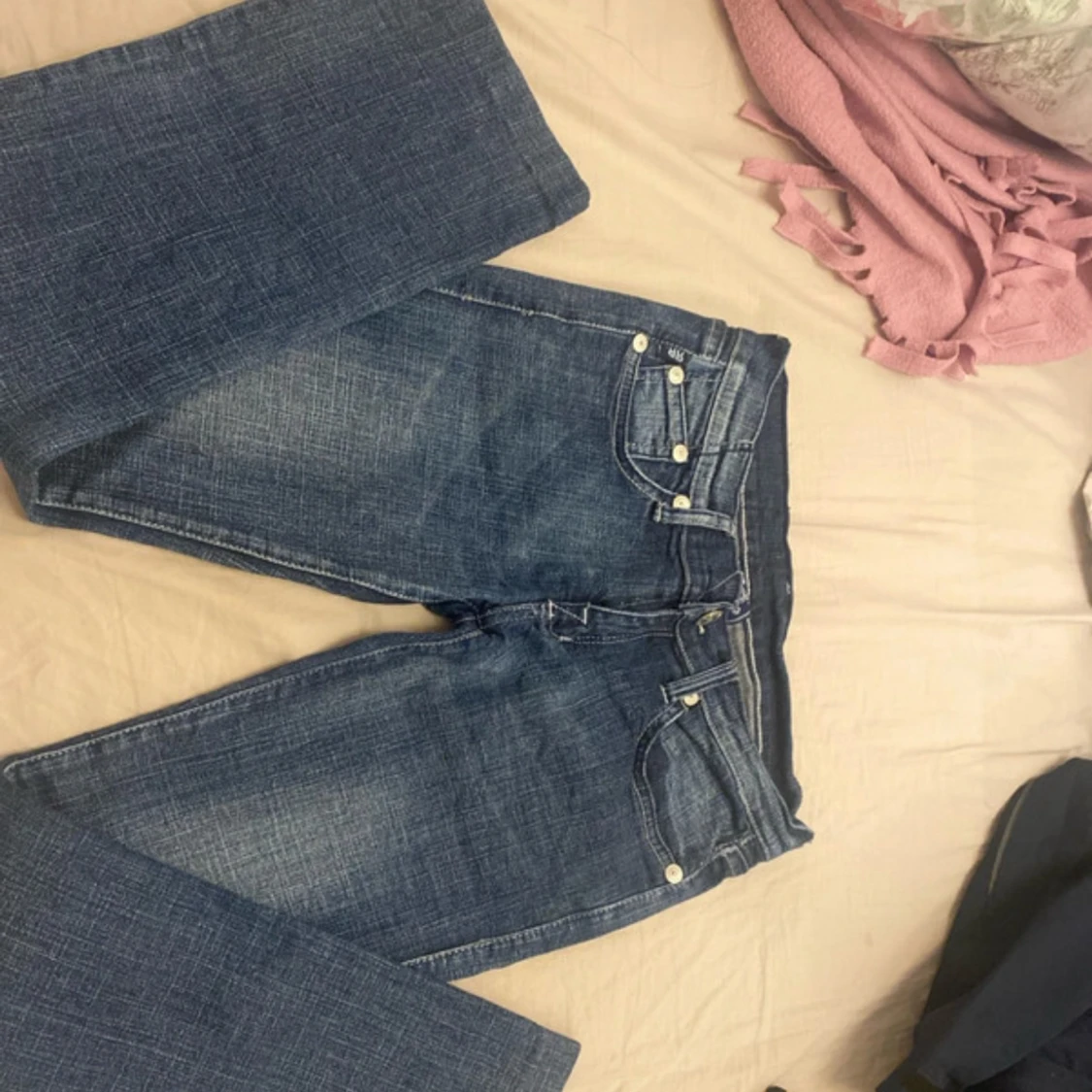  Mörkblåa Victoria Beckham jeans - 90