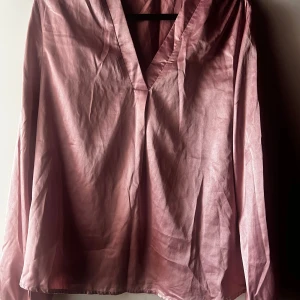 Ros blus  - Ros blus från Shein i storlek XS