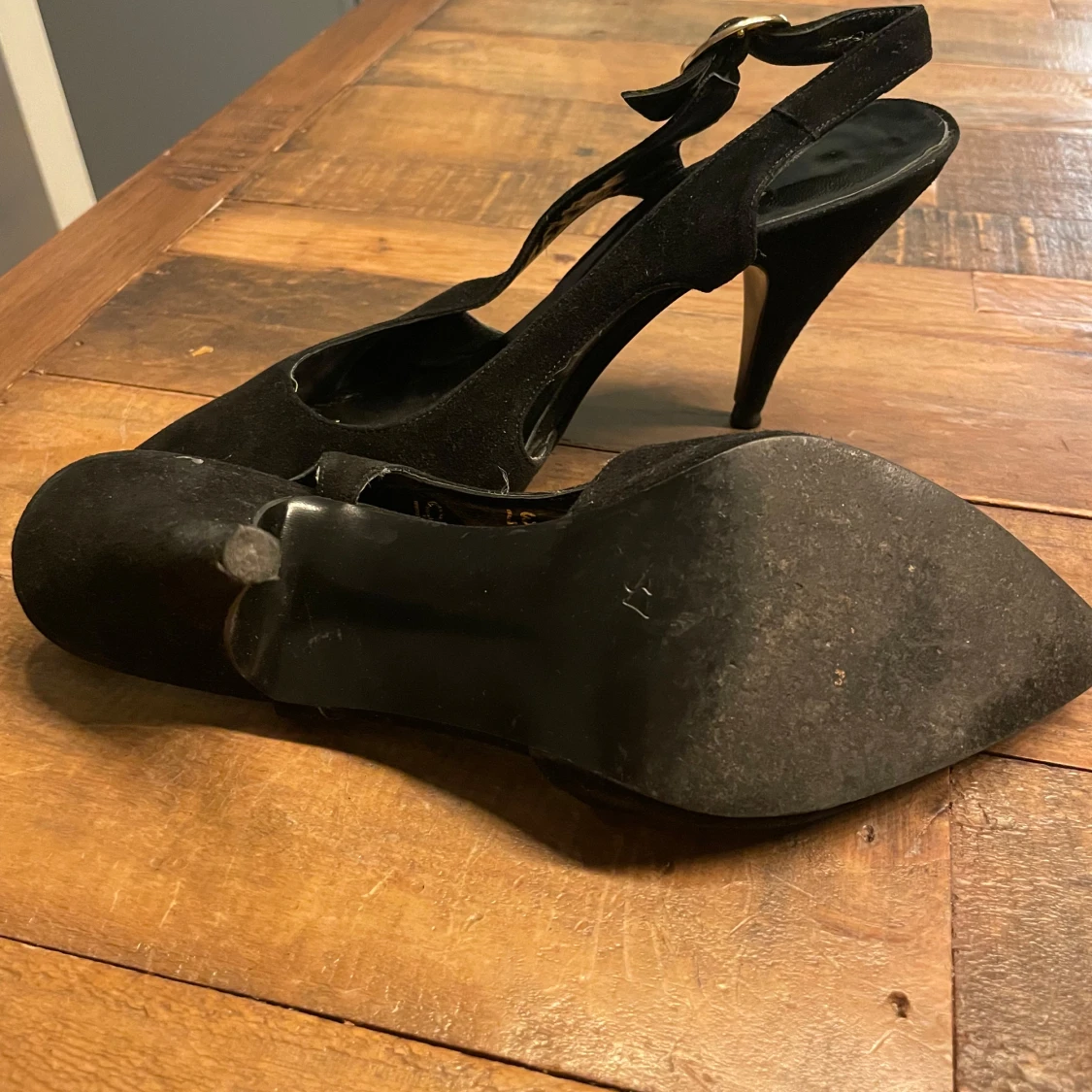 Svarta mockapumps med klack - 90