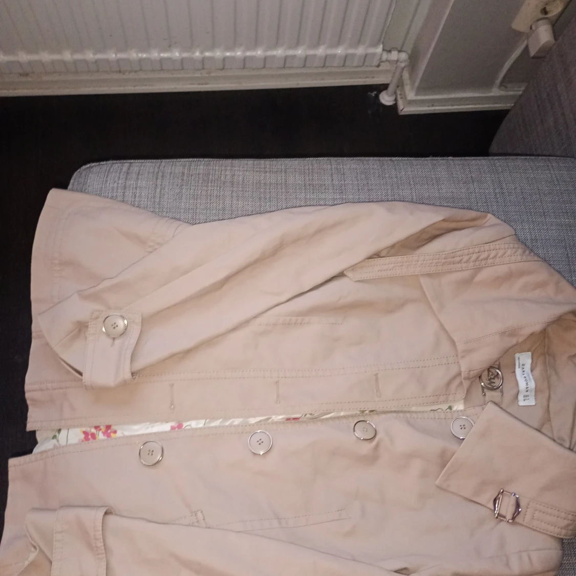 Beige trenchcoat till dam - 90
