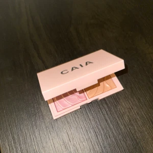 Duo palette Caia - Säljer denna limited edition från Caias julkalender. Produktvärde 415kr