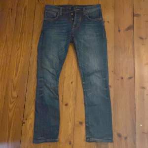 Säljer ett par stilrena nudie jeans. Storlek 30/30. Bara att höra av sig vid frågor!