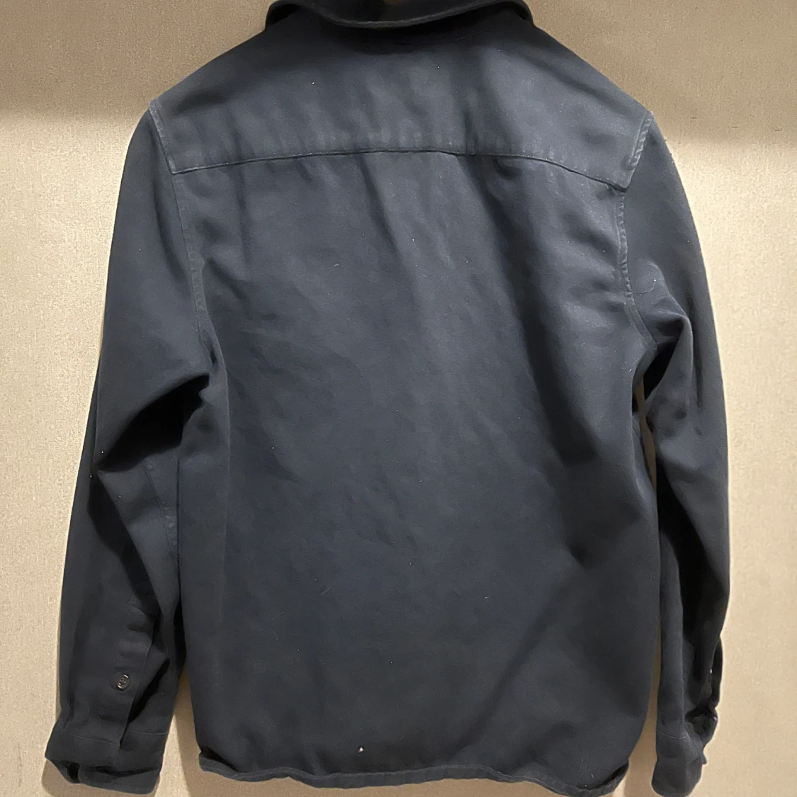 Svart långärmad Overshirt - 90