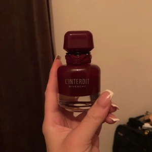 L’interdit givenchy - Parfym två mån gammal, kvitto finns 