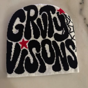 Svartvit Mössa - Svartvit mössa, helt oanvänd och bra kvalite. // NordicSell®️