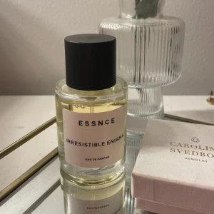 Essnce parfym  - Test sprayat nån gång men inte kommit till användning 