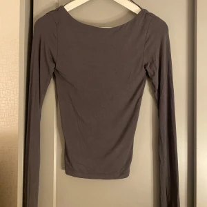 Öppen rygg topp - Mörkgrå Använd 1 gång