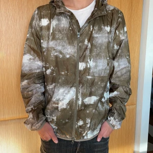 Woolrich windbreaker - Inga defekter, storlek L passar M perfekt. Helt ny. Kommer med tags. Skick 10/10