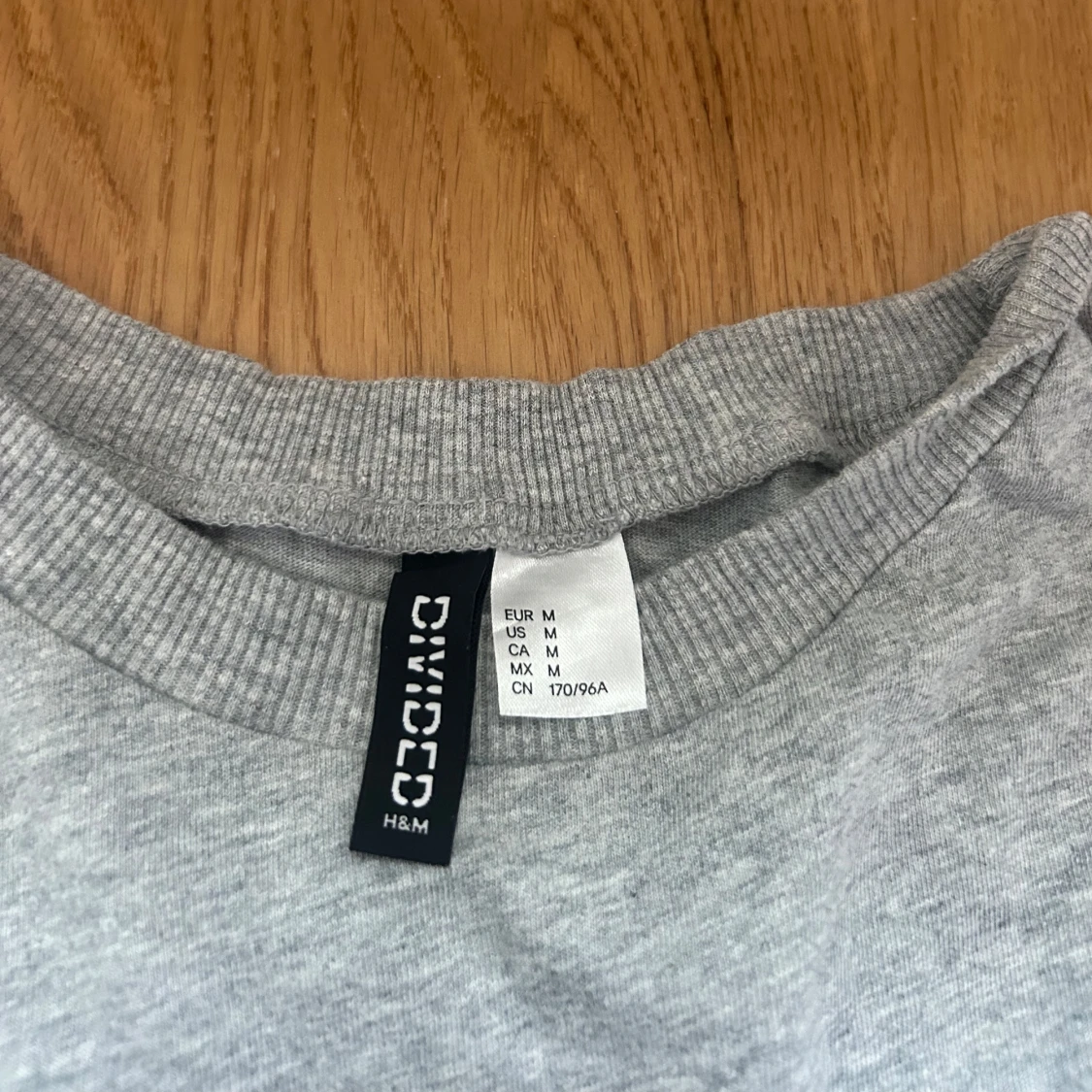 grå hm topp - 91