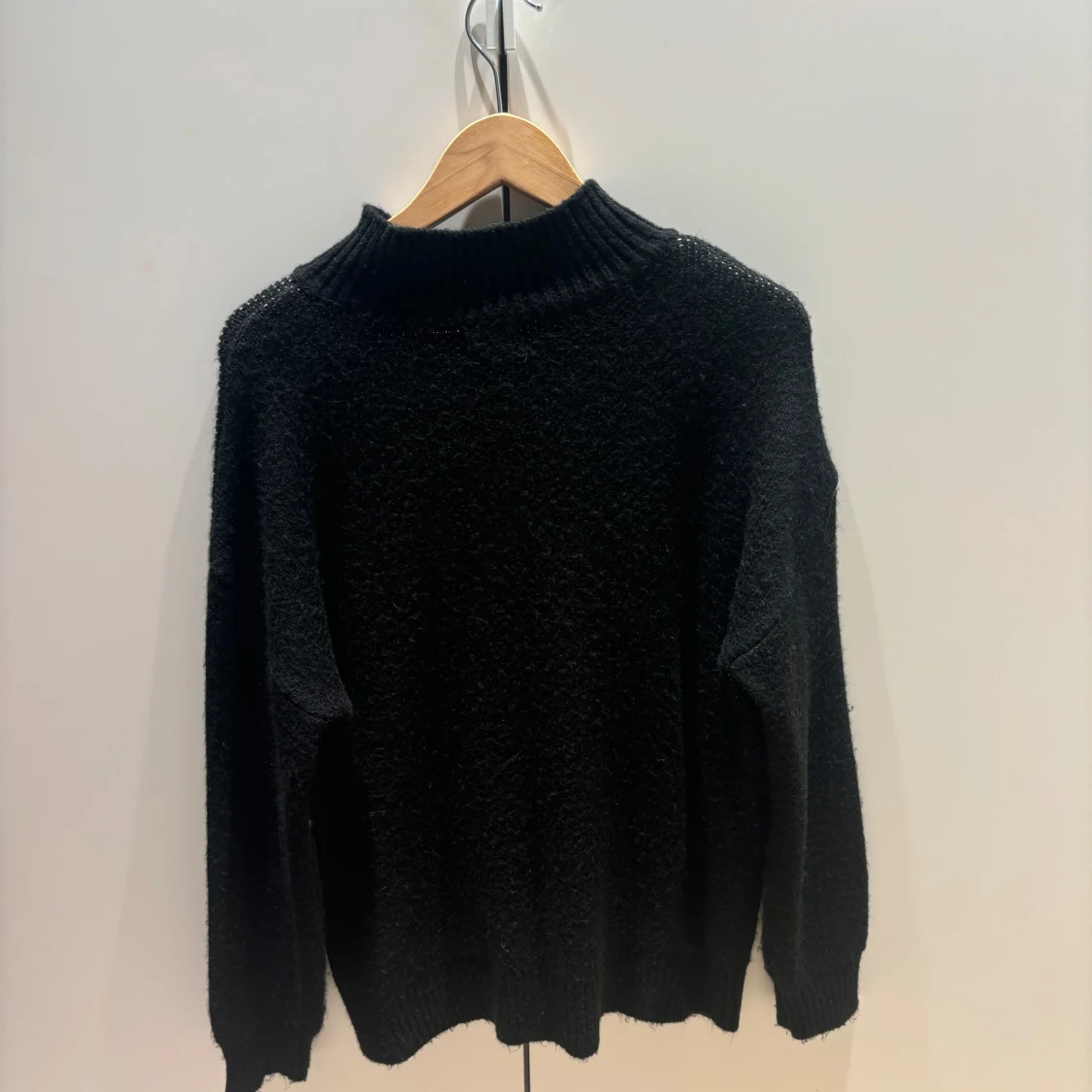 Stickad tröja med tryck - 91