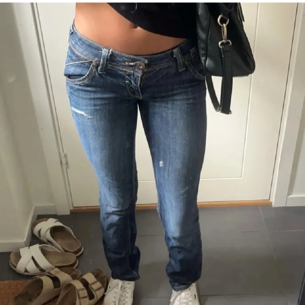 Så snygga lågmidjade jeans från only💗 jag är 167 för referens🩷. Jeans & Byxor.