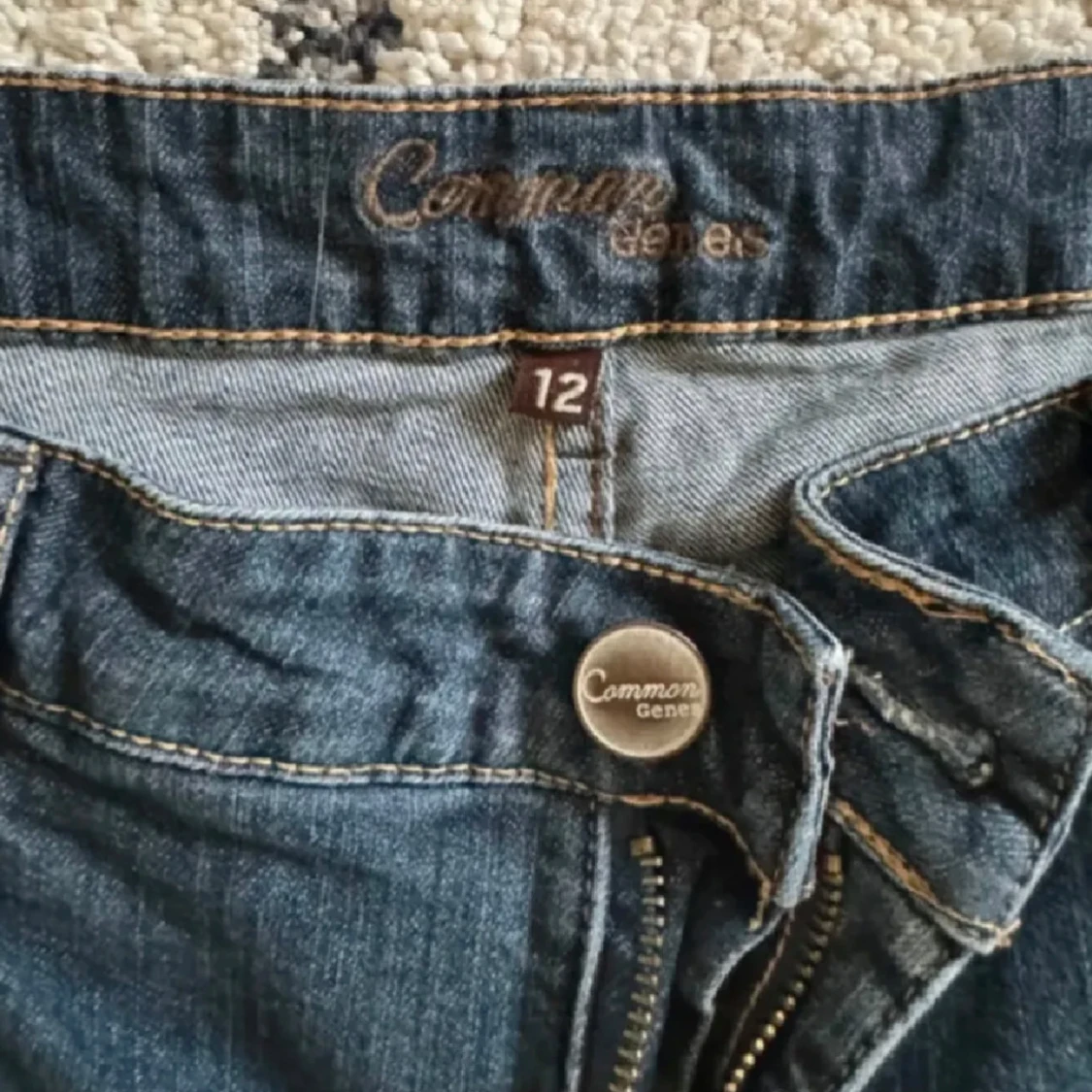 Blå jeans från Common Genes - 91