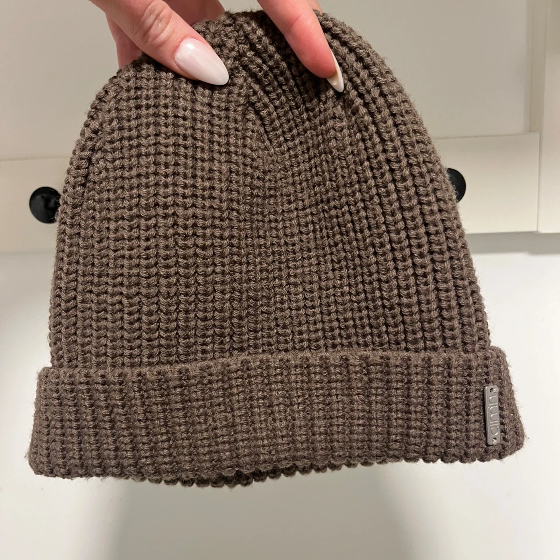 Oanvänd mössa från Aimn