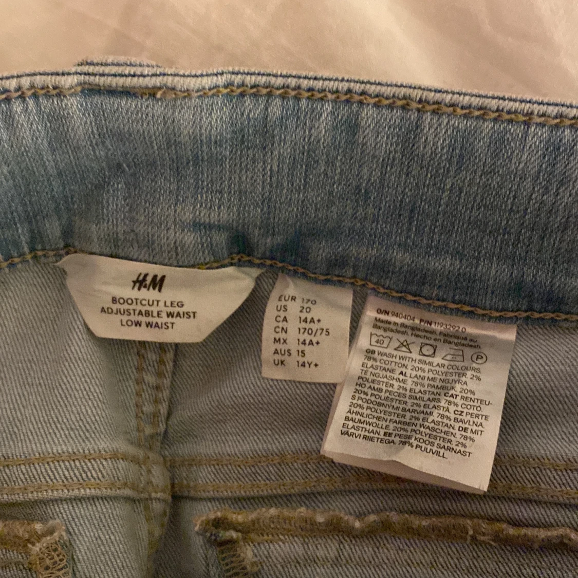 Ljusblå bootcut jeans från H&M - 92