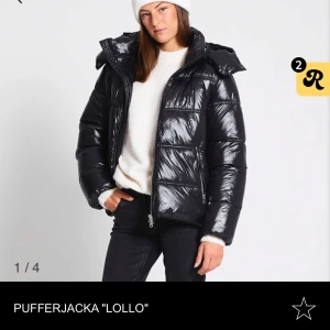 Svart pufferjacka från lager 157 - Jag säljer nu min lager 157 Jack extersom jag inte får någon användning av den❤️ aldrig använd. Köpt för 500kr storlek L men skulle säga att den passar S-L