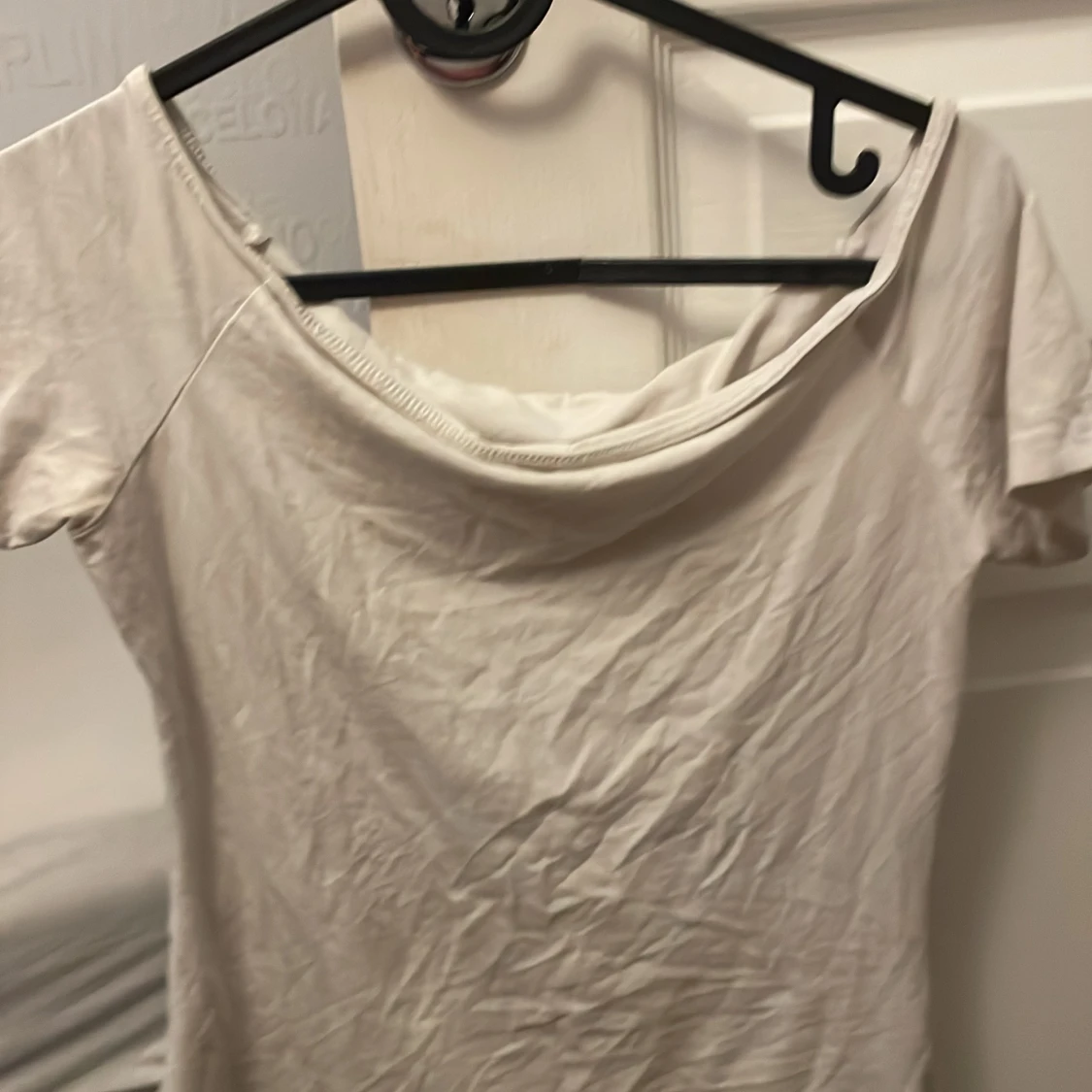 Vit offshoulder topp från Basic - 90