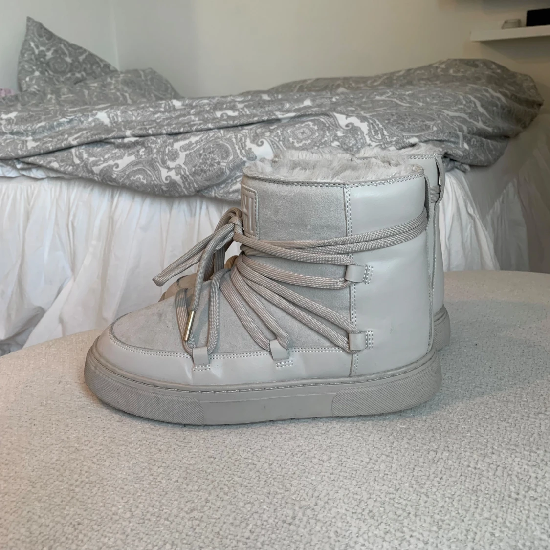 Inuikii liknande skor från H&M