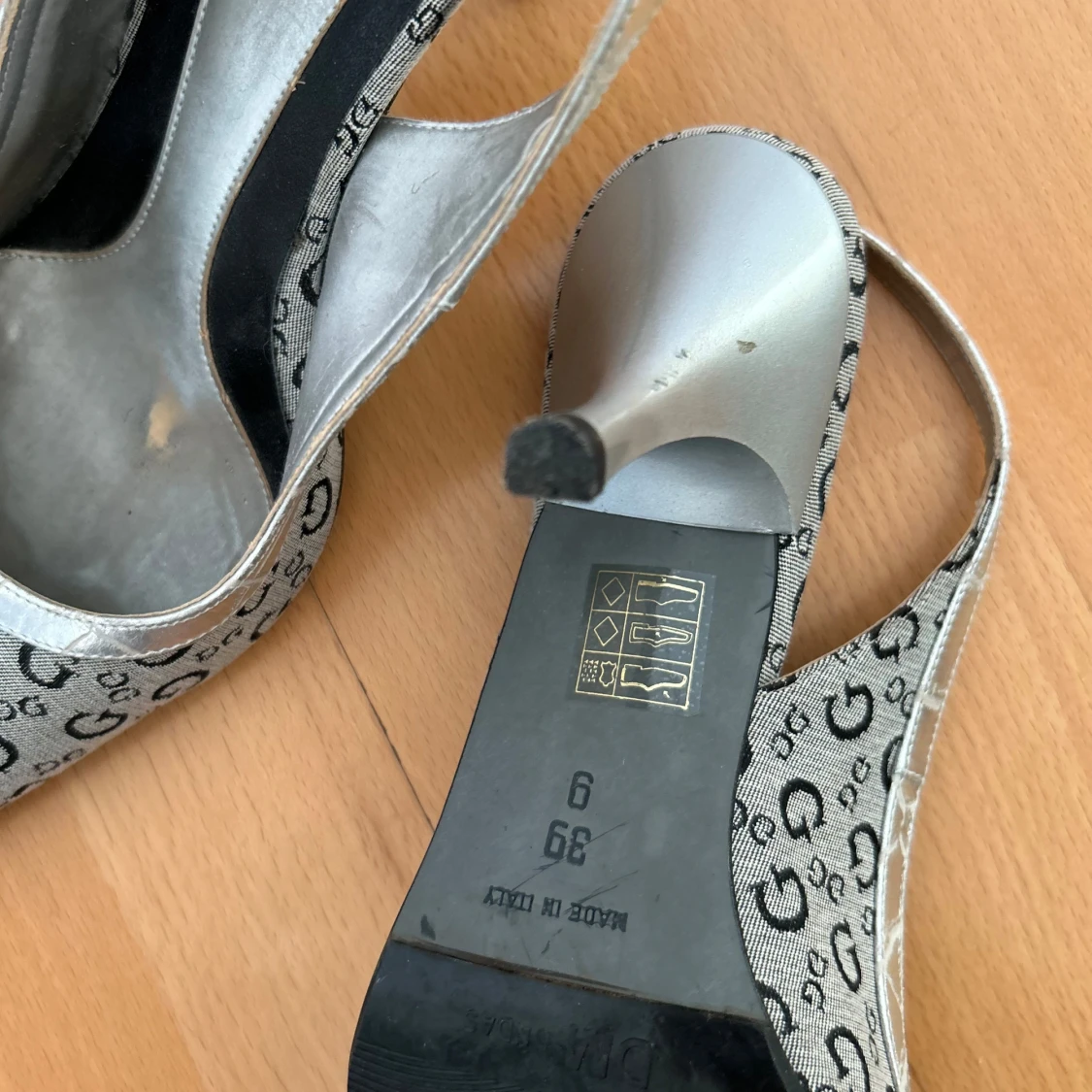 Klackskor - Guess - 93