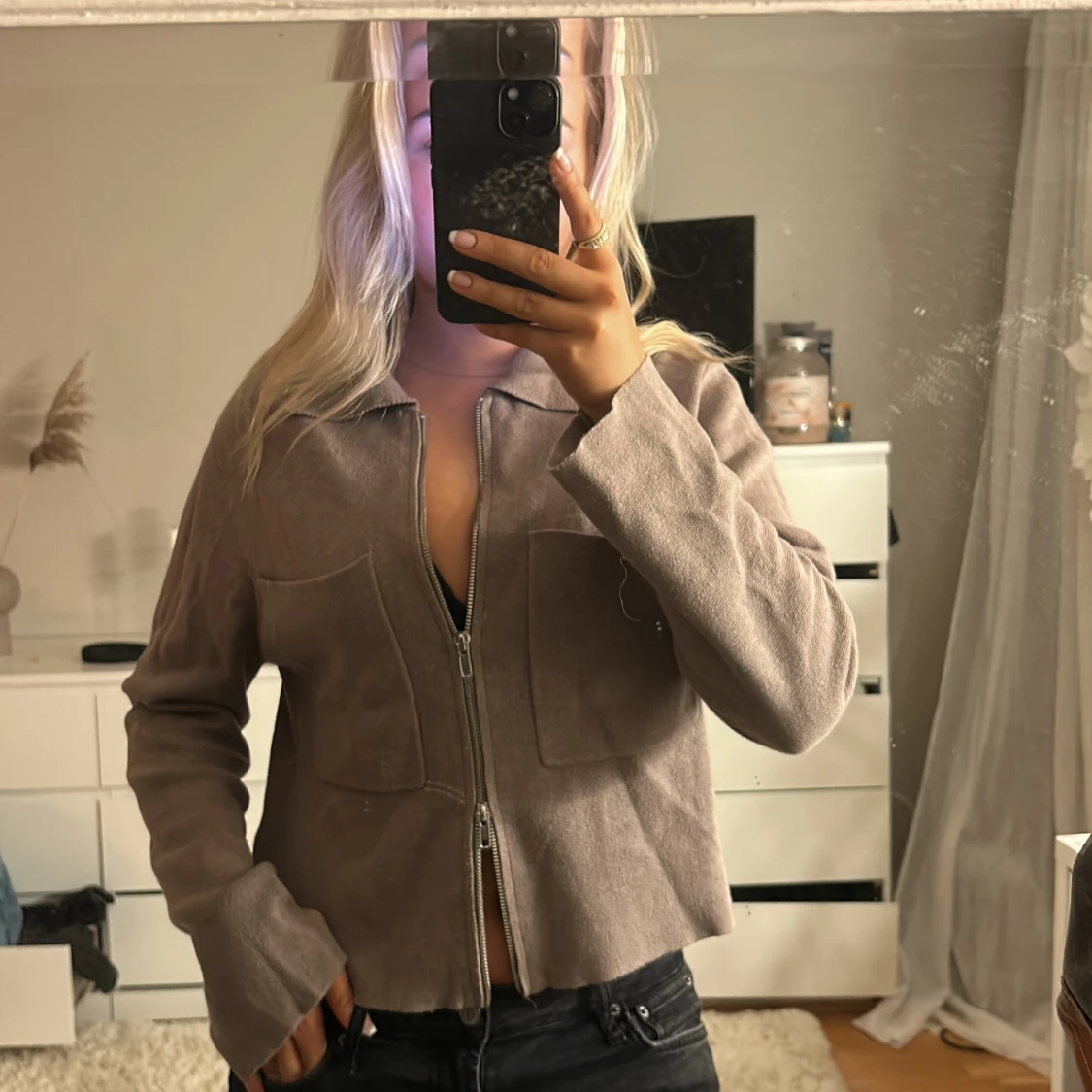 Beige jacka med dragkedja