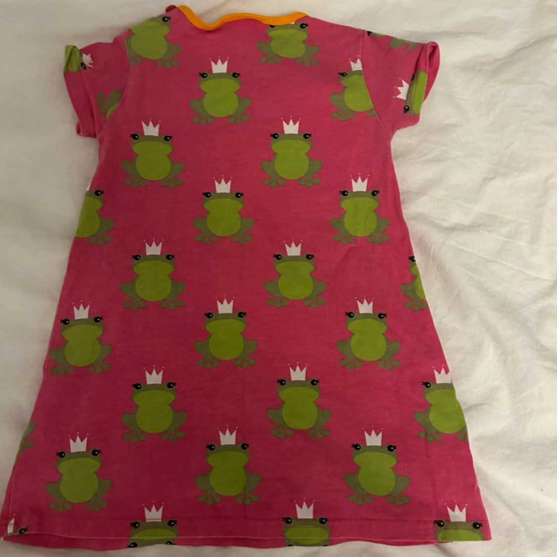 Rosa klänning med grodmönster från Me & I - 90