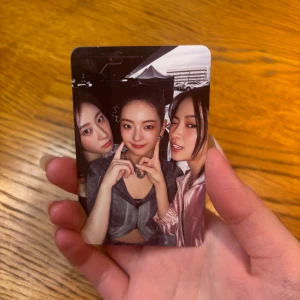 Itzy photocard  - Från Itzy Gold album 